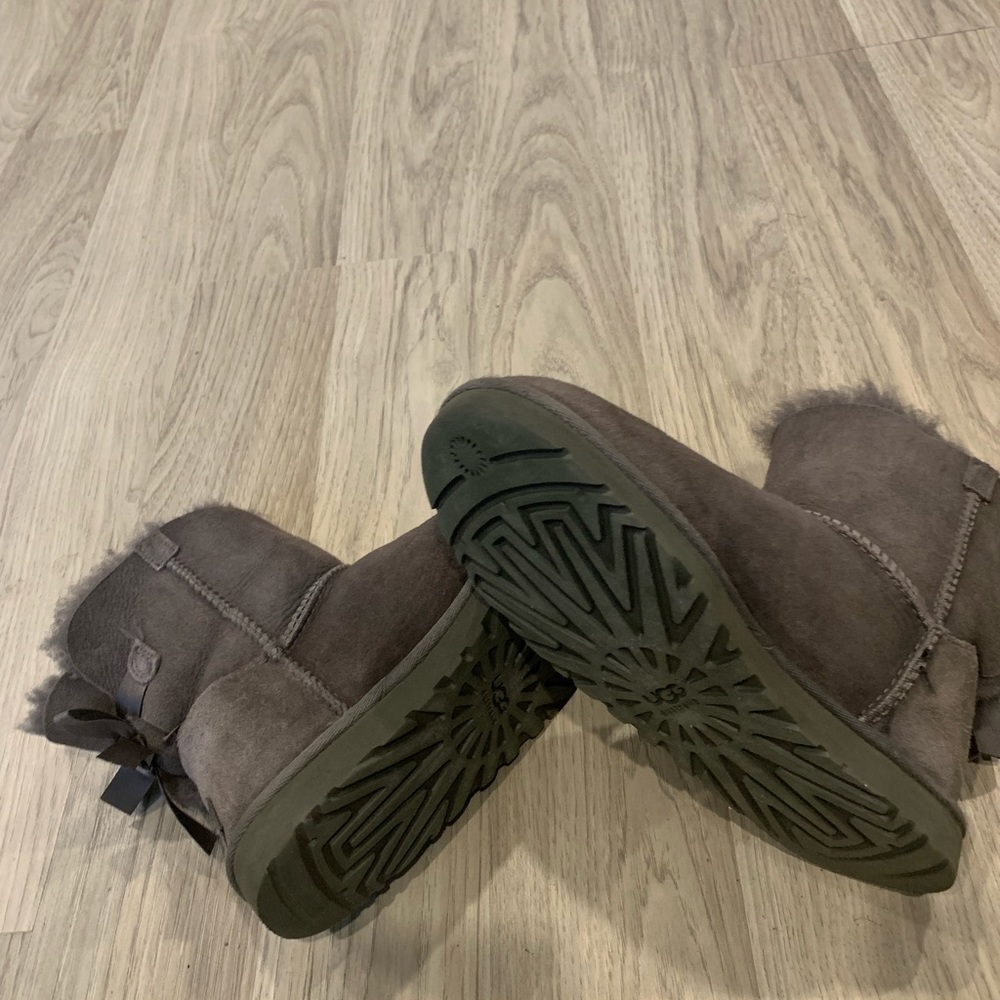 Uggs Bailey Bow 1 - Picture 4 of 7